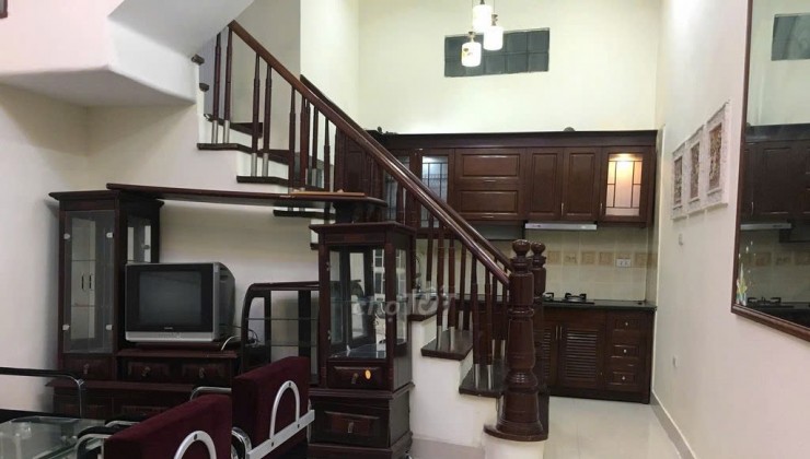 CHO THUÊ NHÀ NGUYÊN CĂN NGÕ THỊNH QUANG, 4 TẦNG, 33M2, 4 NGỦ, MT 4M, 9 TRIỆU